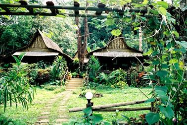 17 Thailand 2002 F1080037 Khao Lak Baan Suan Restaurant_478